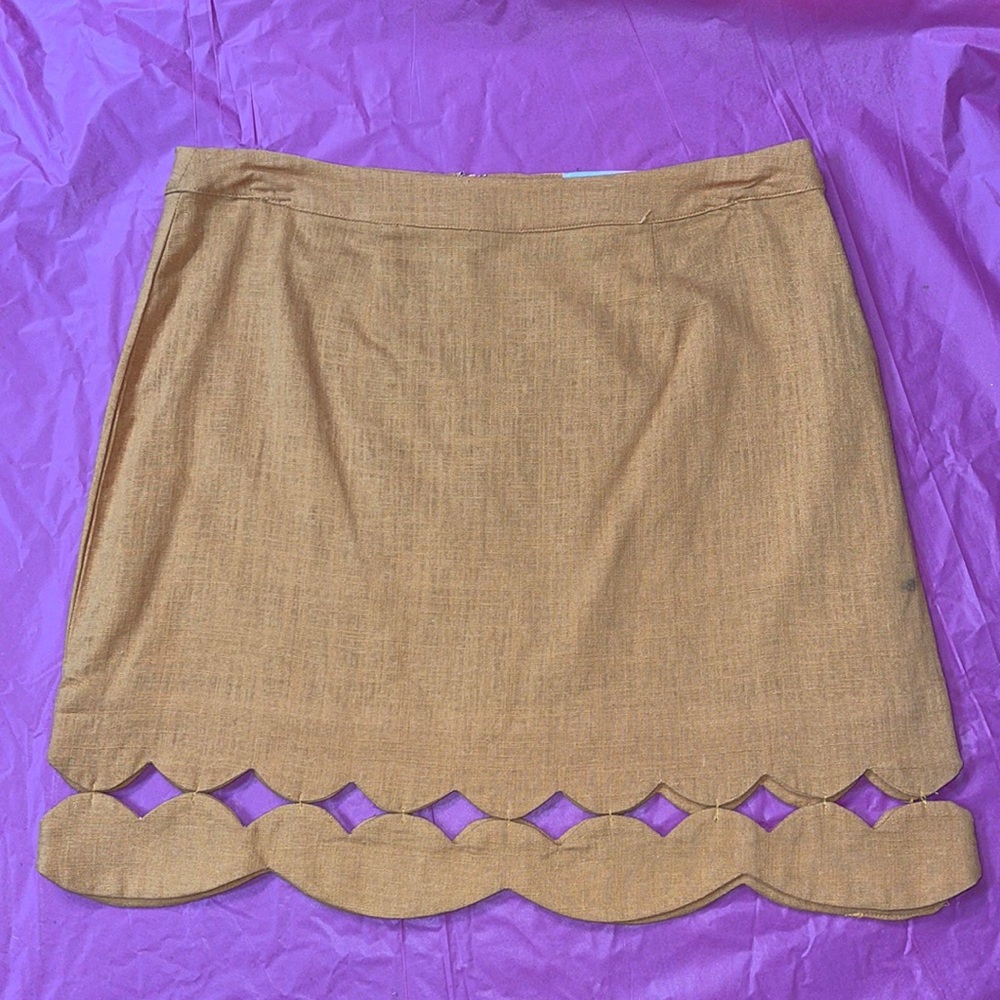Scalloped skirt